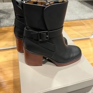 Korks Size 8 Marcie II Bootie Black